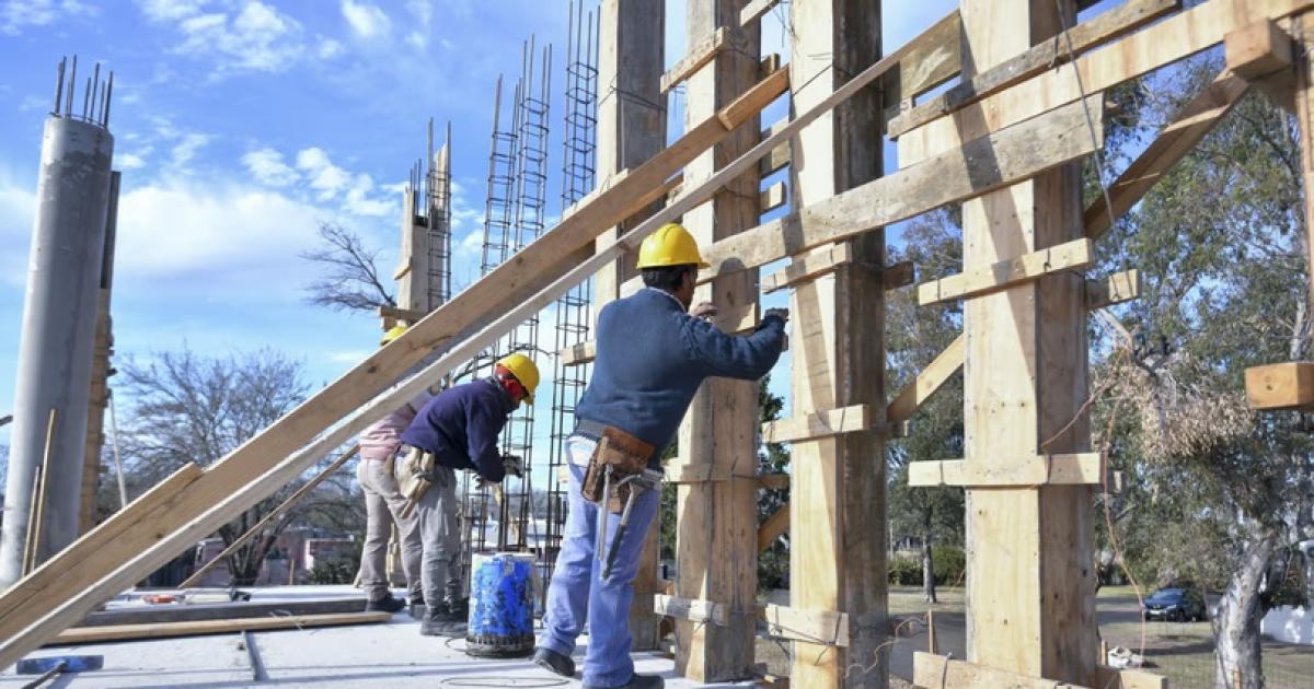 La caiacuteda de ventas de materiales para la construccioacuten fue de 65-en-porciento- interanual y 08-en-porciento- contra junio