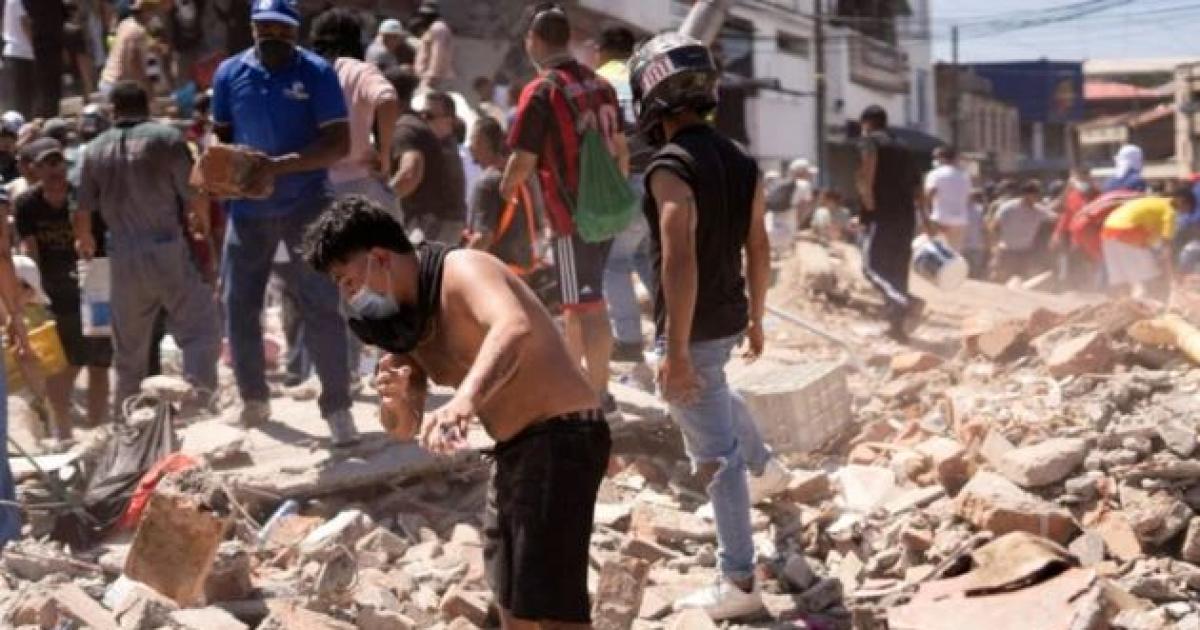Tragedia en Colombia- el terremoto dejoacute 132 muertos y maacutes de 570 heridos