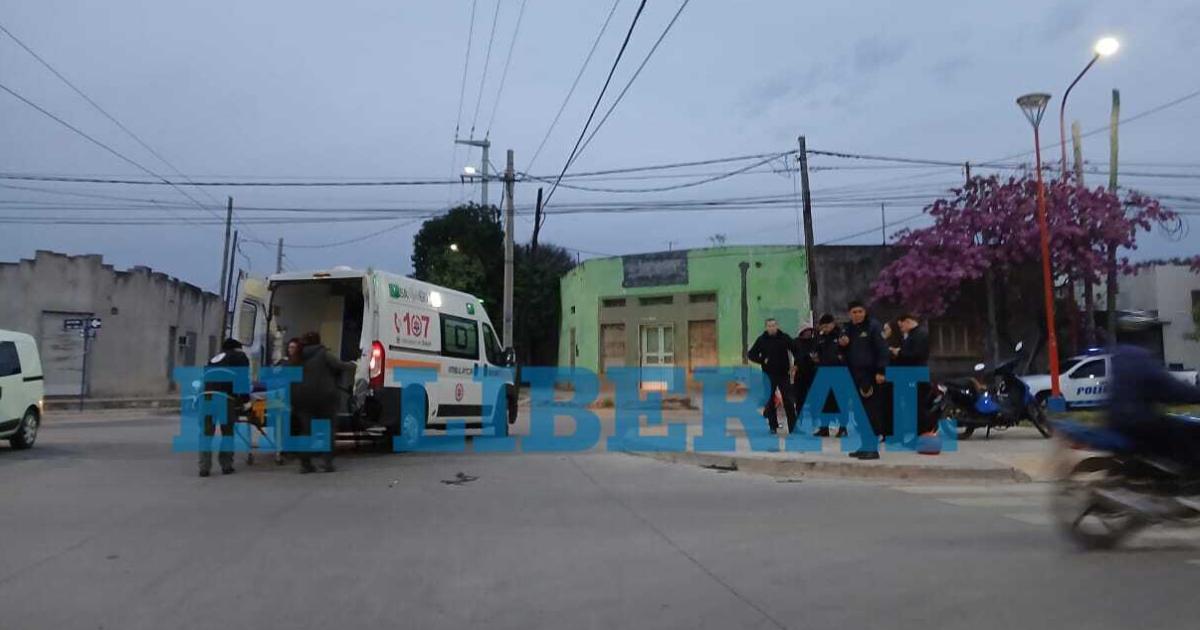 Chofer de Uber chocoacute con su moto mientras trasladaba a una pasajera- ambos terminaron en el hospital