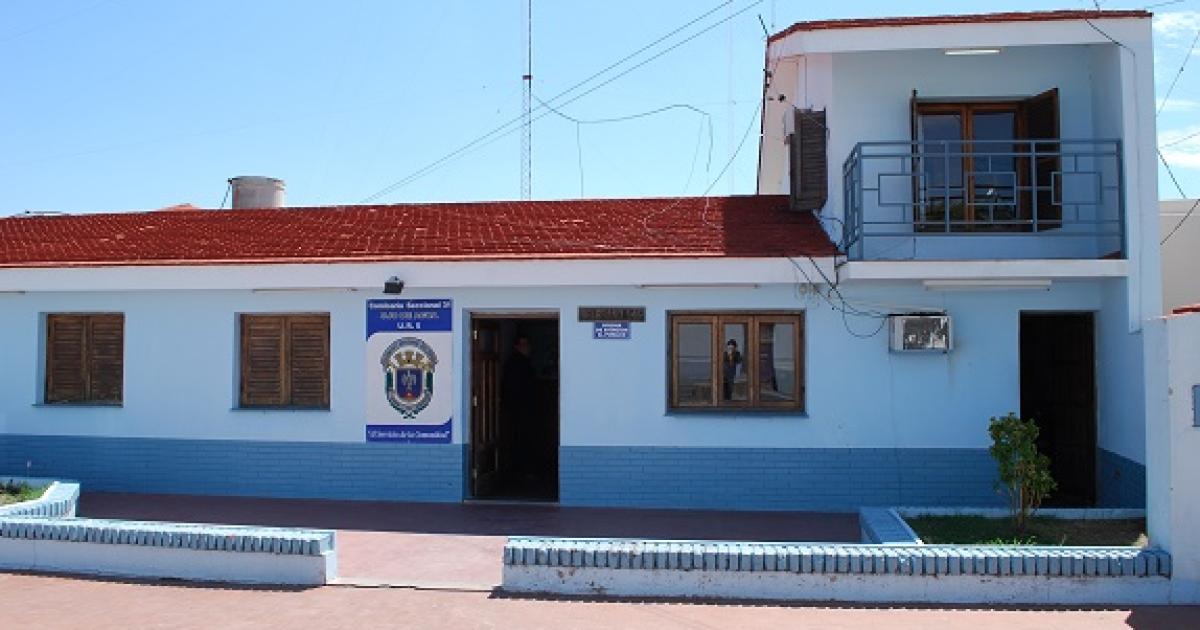 Joven amenazoacute a la directora de una escuela porque le llamoacute la atencioacuten a su hermano
