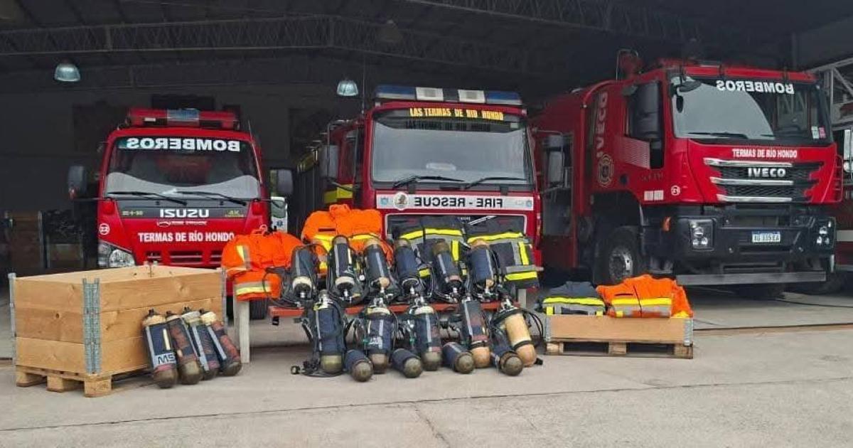 Bomberos termenses reciben una donacioacuten de equipos desde Beacutelgica