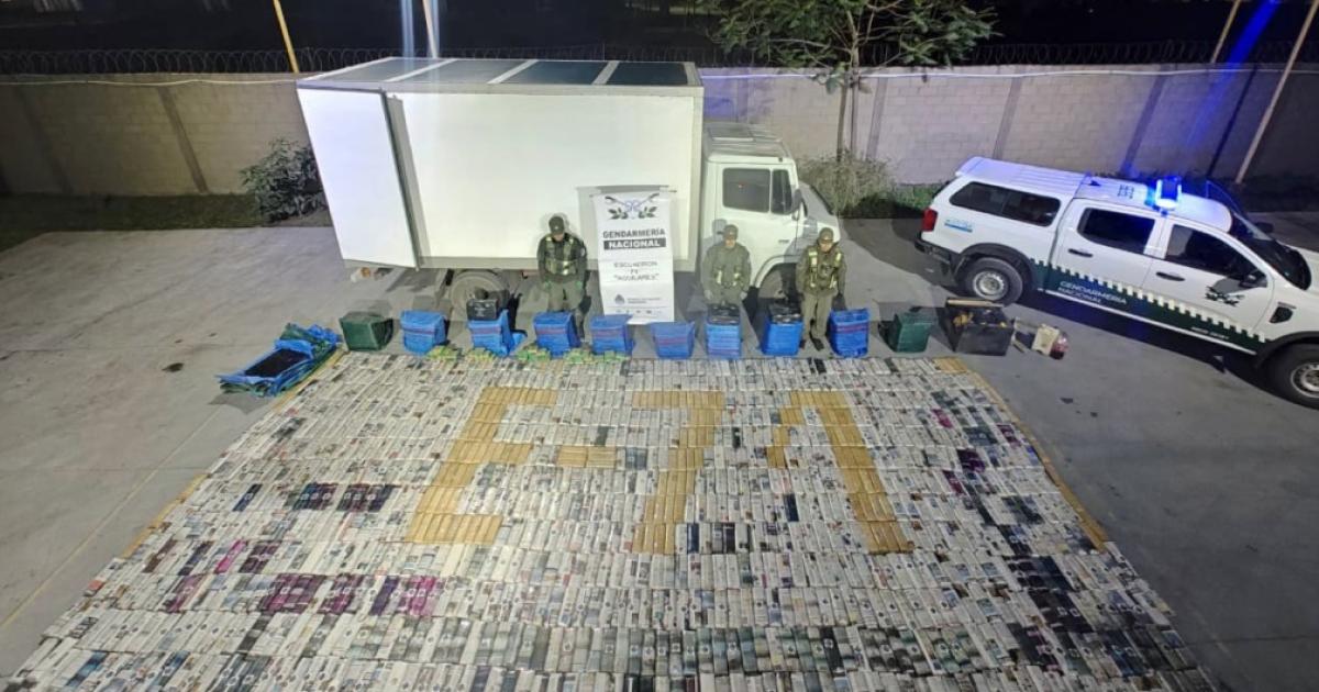 Modificaron el chasis de la cabina de un camioacuten teacutermico para esconder maacutes de 770 kilos de coca