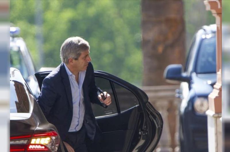El Gobierno vuelve a licitar deuda y buscaraacute captar menos doacutelares para financiar al Tesoro