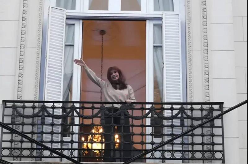 Causa Vialidad- la Justicia ordenoacute embargar el departamento donde Cristina Kirchner cumple el arresto domiciliario