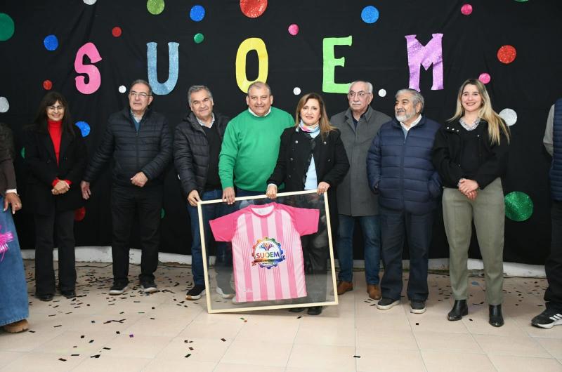 La intendente Fuentes Benavente y Dapello habilitaron la iluminacioacuten Led del complejo deportivo del Suoem