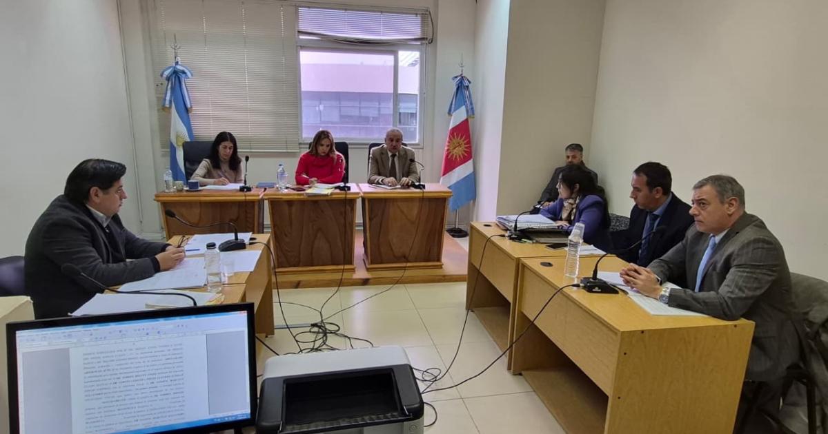 CIMBRONAZO- La Cmara precipitó todo a media mañana En la siesta Matías Llado quedó detenido y alojado en Delitos Comunes De tarde Gerardo Caro apuntó para arriba al anunciar la ampliación de su denuncia