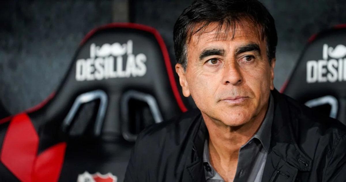 Independiente echoacute a Gustavo Quinteros tras la eliminacioacuten en la Copa Argentina