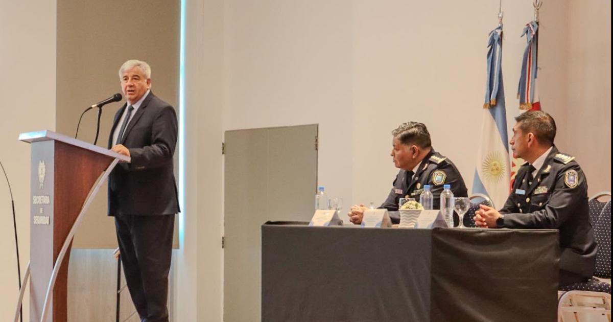 Distinguen a personal policial por su destacada actuacioacuten en tres procedimientos