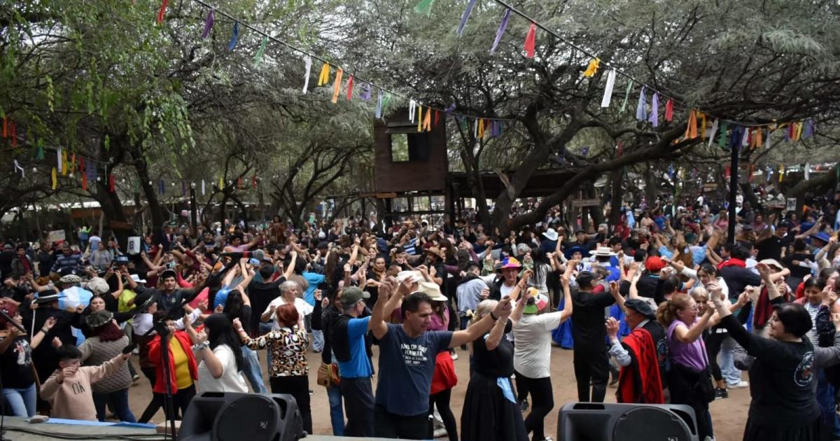 El Patio del Indio abre sus puertas por la Abuela