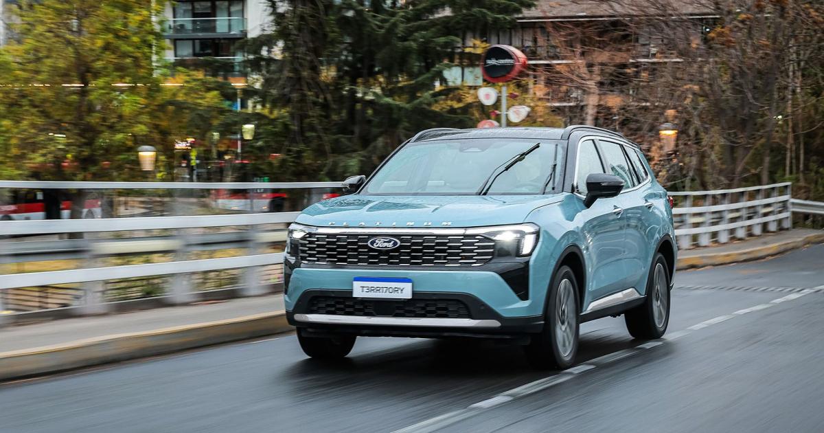 FORD ELEVA LA VARA CON LA NUEVA TERRITORY PLATINUM