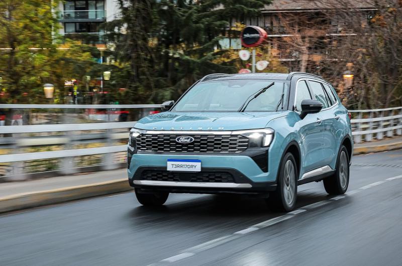 FORD ELEVA LA VARA CON LA NUEVA TERRITORY PLATINUM