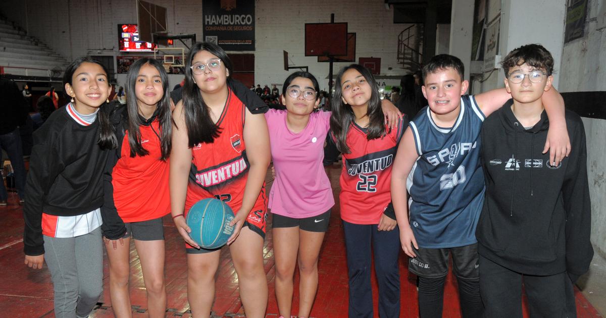 BAacuteSQUET FEMENINO EN SANTIAGO DEL ESTERO