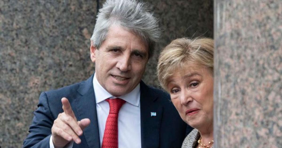 El Gobierno activa el plan acordado con el FMI y apuesta al creacutedito para impulsar la economiacutea
