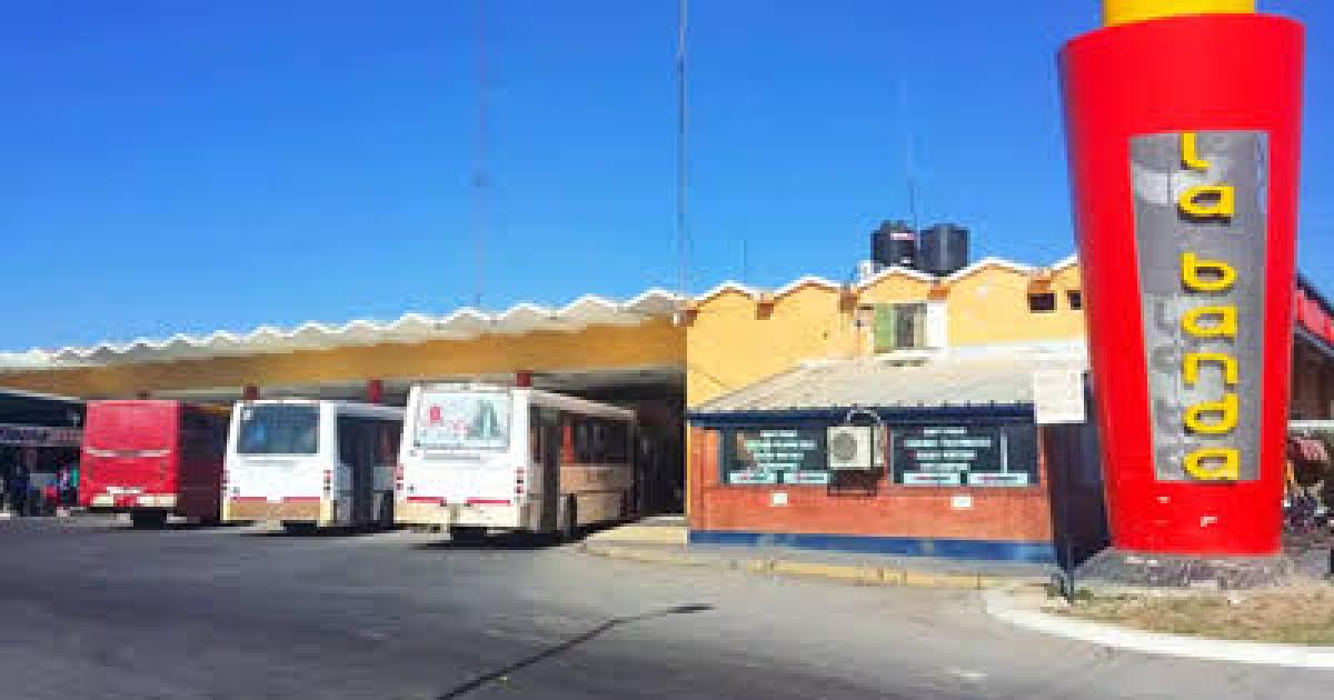 Conmocioacuten- una pasajera murioacute durante un viaje en micro y llegoacute sin vida a la terminal