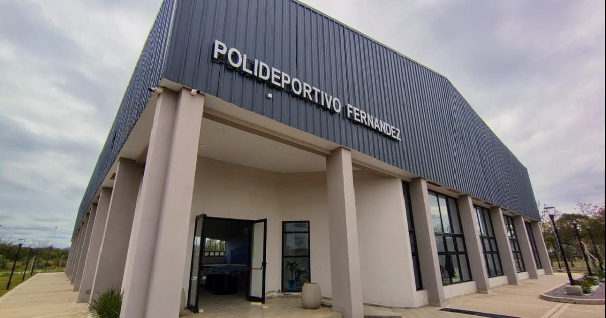 Avanzan las obras de mejoras en el natatorio del Polideportivo Municipal