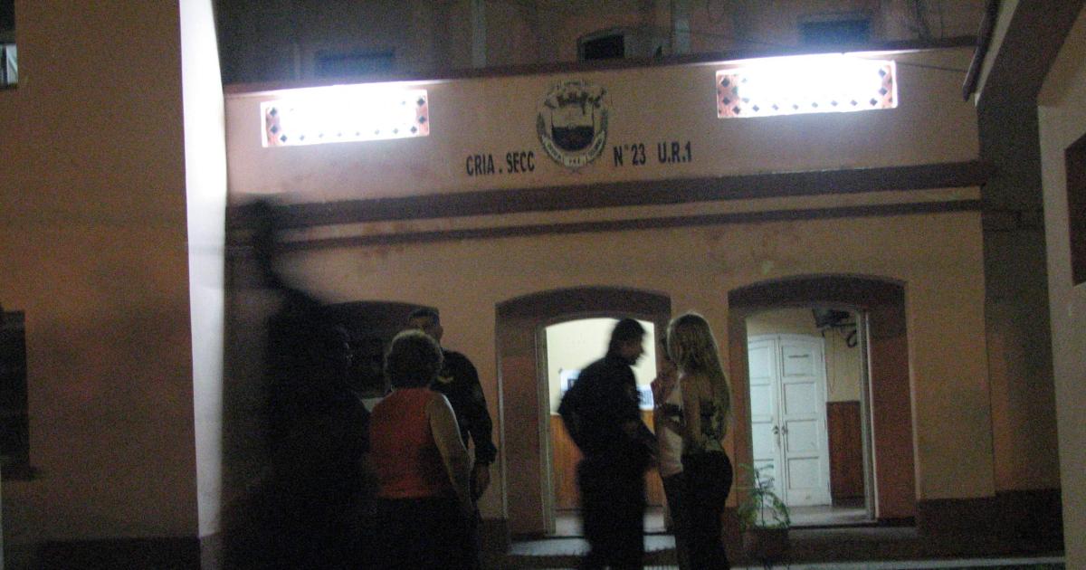 Torturoacute a golpes a su pareja y usoacute hasta un martillo para doblegarla