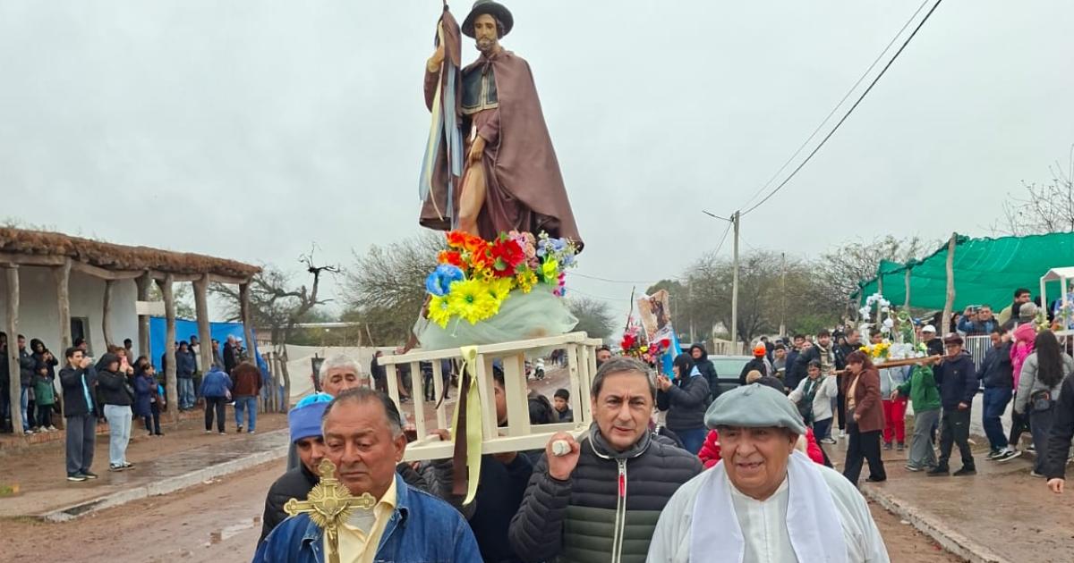 Silva Neder asistio a las fiestas patronales den honor a San Roque en Atoj Pozo