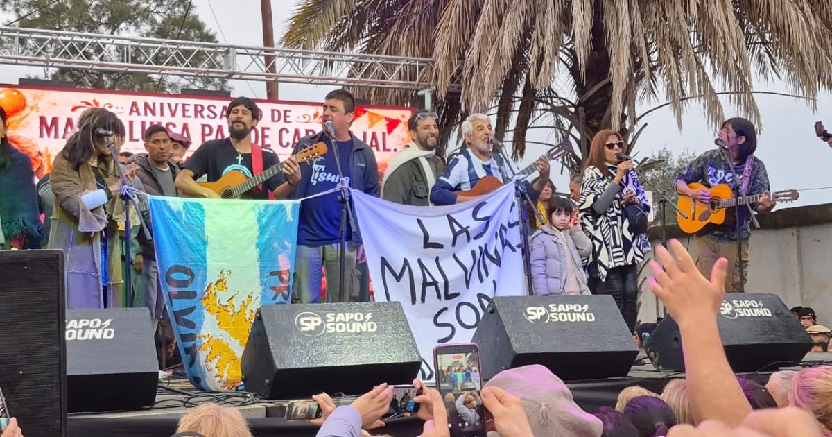 VIDEO- Al ritmo de Domingos santiaguentildeos- los Carabajal volvieron a emocionar en la Fiesta de la Abuela