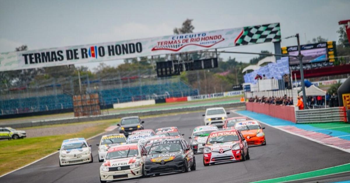 Alta calidad de carreras en el autoacutedromo termense