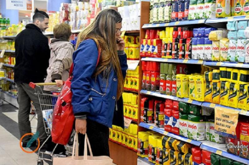 Rodolfo Santaacutengelo- La poblacioacuten ha quedado con un nivel de ingresos reales que estaacute 20-en-porciento- abajo de hace 10 antildeos
