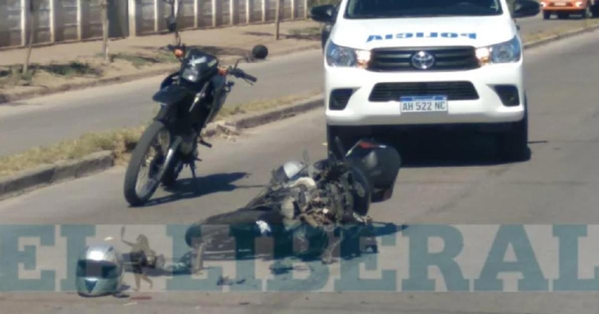 Choque entre camioacuten y moto en la Av San Martiacuten- dos joacutevenes heridas y derivadas a un centro de salud