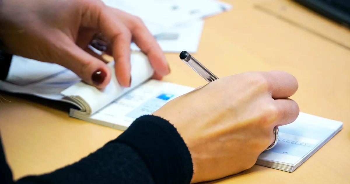 Aumentoacute un 66-en-porciento-el volumen de cheques devueltos