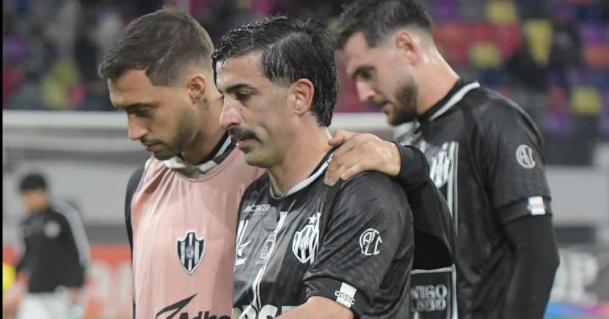 Michael Santos terminoacute con mucha bronca- No pateamos al arco