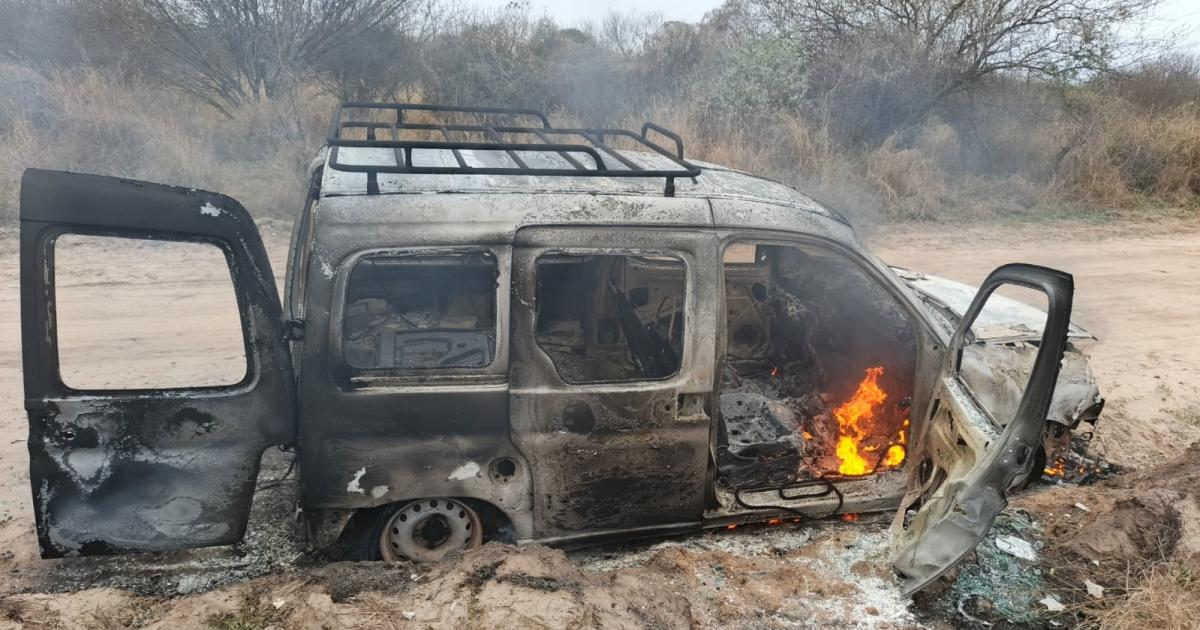 Incendio destruyoacute camioneta de un cordobeacutes en San Martiacuten