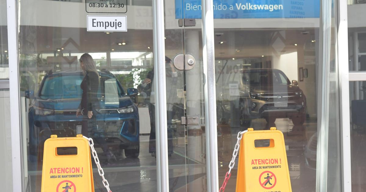 Querellante toma testimoniales a empleados de Fuumlrth Automotores
