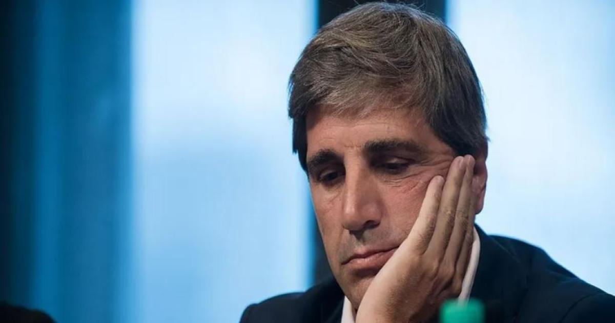 El riesgo paiacutes superoacute los 500 puntos y subioacute 18-en-porciento- en el mes