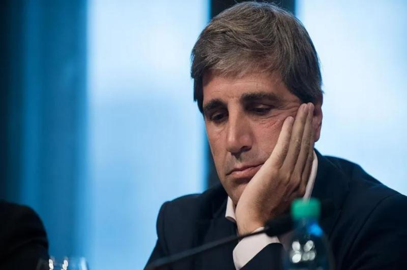 El riesgo paiacutes superoacute los 500 puntos y subioacute 18-en-porciento- en el mes