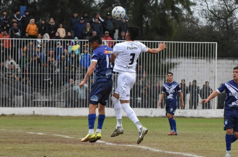 Veacutelez de San Ramoacuten y Los Andes se bajaron del Regional Federal Amateur