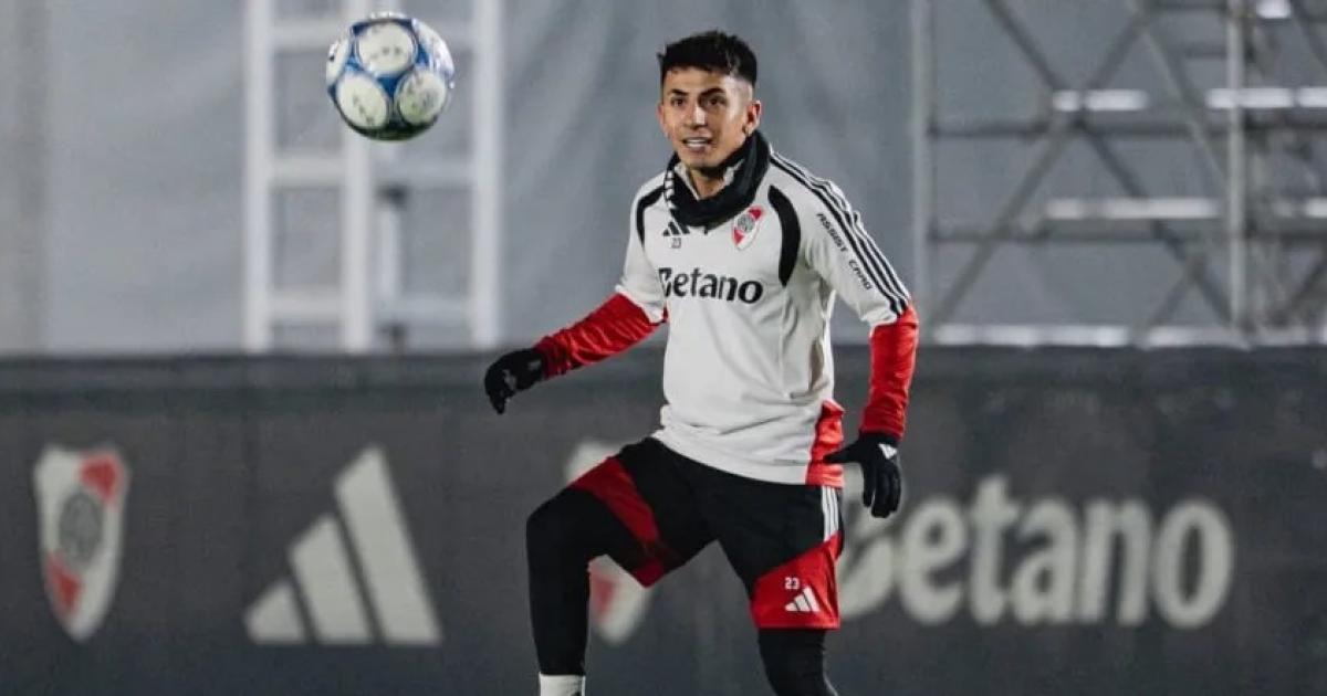 FIGURA Thiago Almada sería el nexo entre la mitad de la cancha y los atacantes tras haber sido una de las figuras en su debut