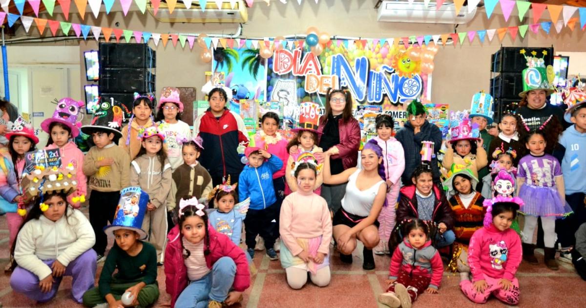 CELEBRACIOacuteN DEL DIacuteA DEL NINtildeO EN SANTIAGO