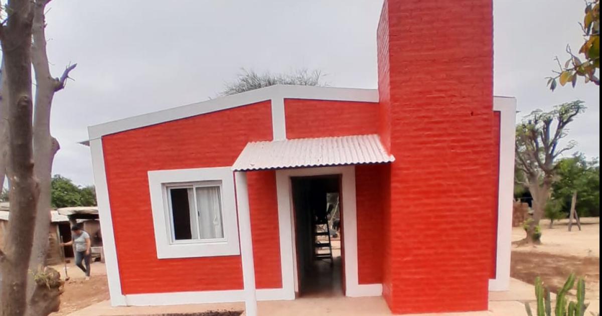Eliacuteas Suaacuterez habilitaraacute hospital y entregaraacute viviendas sociales