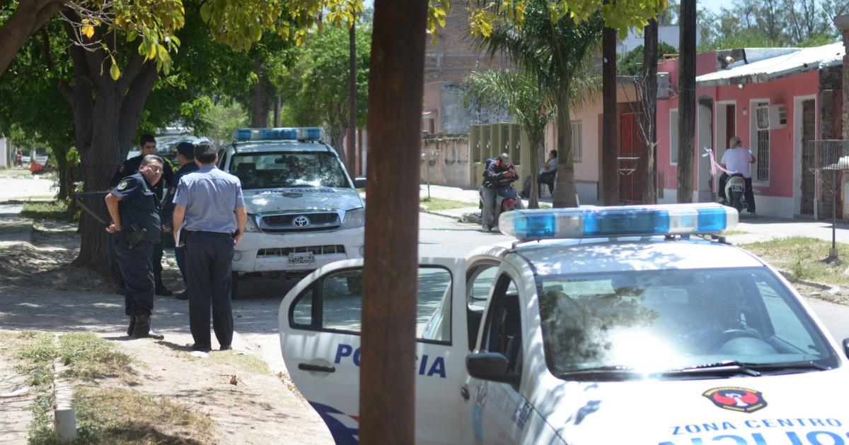 Sacerdote santiaguentildeo choca a joacutevenes motociclistas y huye en su camioneta en Quebrachos