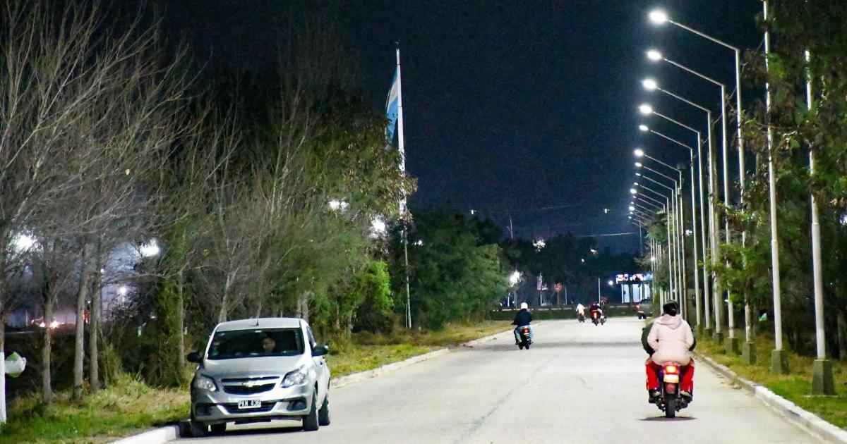 Fuentes inauguroacute 58 cuadras de pavimento e iluminacioacuten