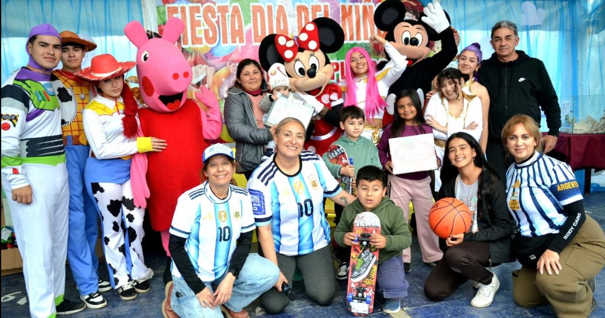 CELEBRACIOacuteN DEL DIacuteA DEL NINtildeO EN SANTIAGO