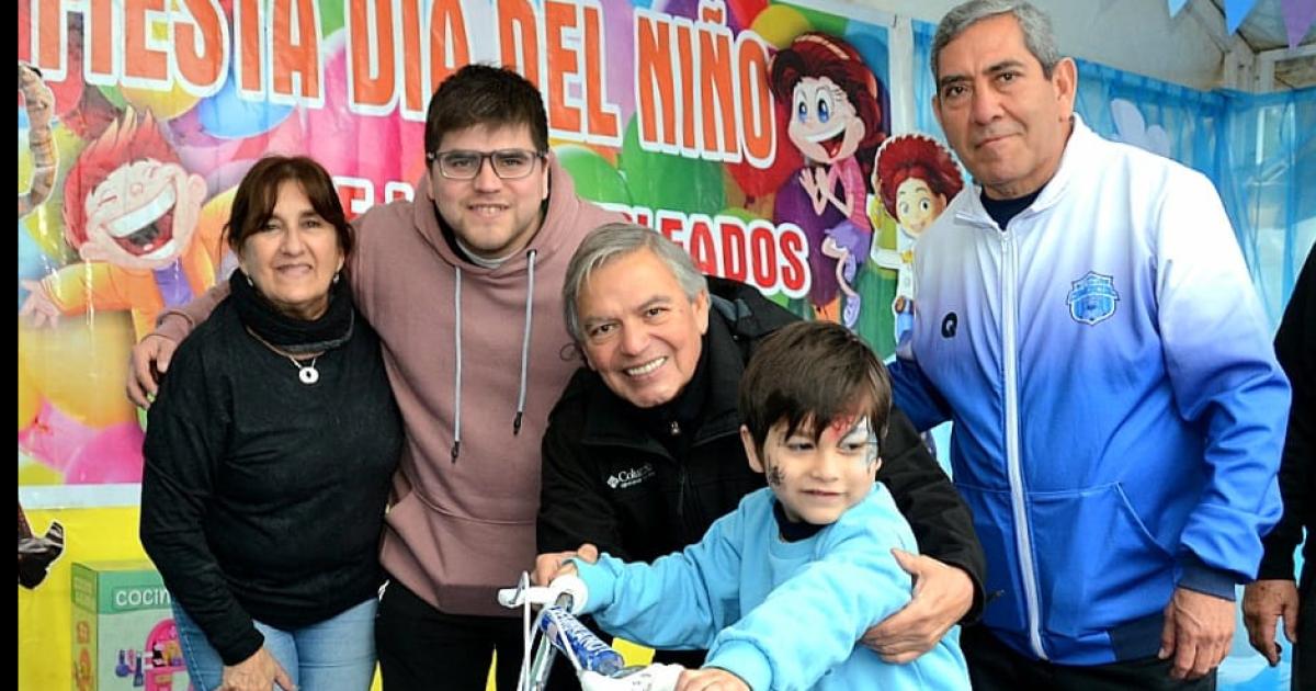 CELEBRACIOacuteN DEL DIacuteA DEL NINtildeO EN SANTIAGO