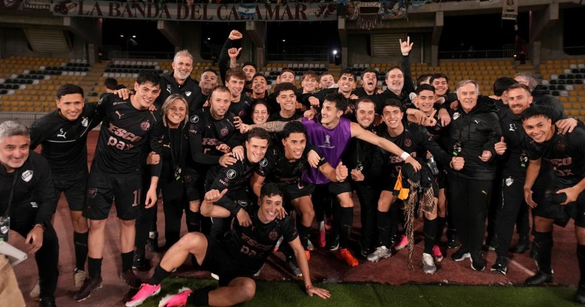 Platense histoacuterico- ganoacute en penales y dio otro paso