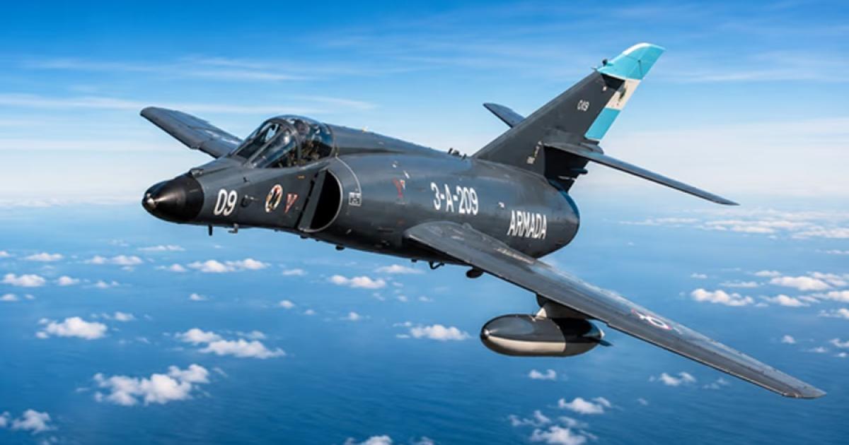 La Armada jubila a los Suacuteper Eacutetendard los cazas argentinos que hundieron dos buques britaacutenicos en Malvinas