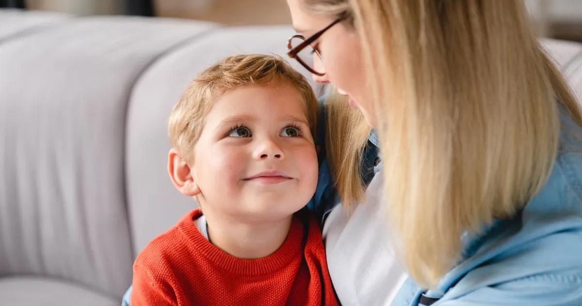 Tres frases para que tu hijo proteja su cuerpo e intimidad