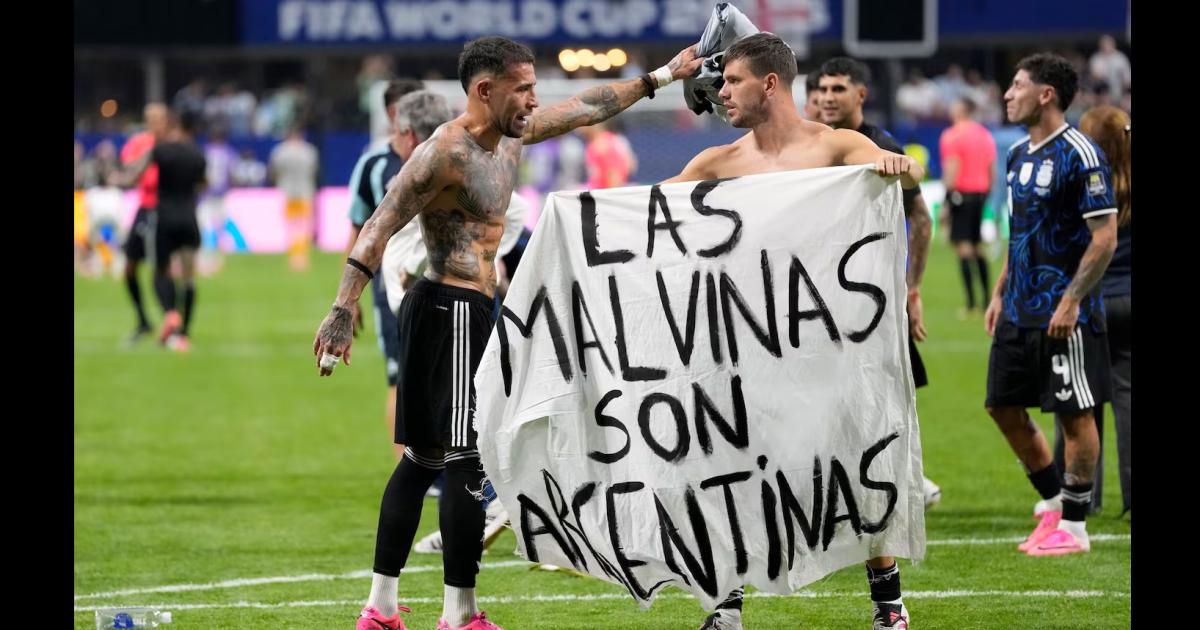 La AFA apelaraacute la sancioacuten de la FIFA y no descarta ir al TAS para defender a Paredes y reducir la multa