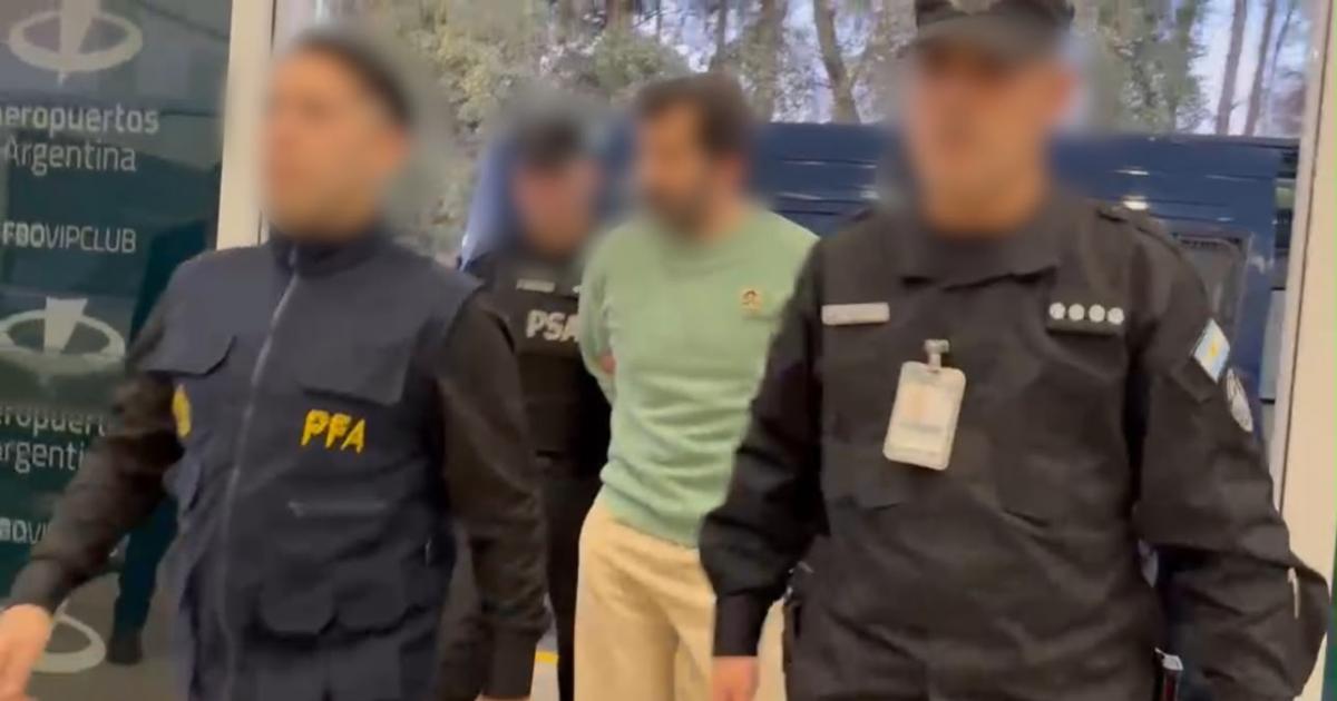 Expulsaron del paiacutes al ex contraalmirante mexicano buscado por contrabando de combustible y pedido por Interpol