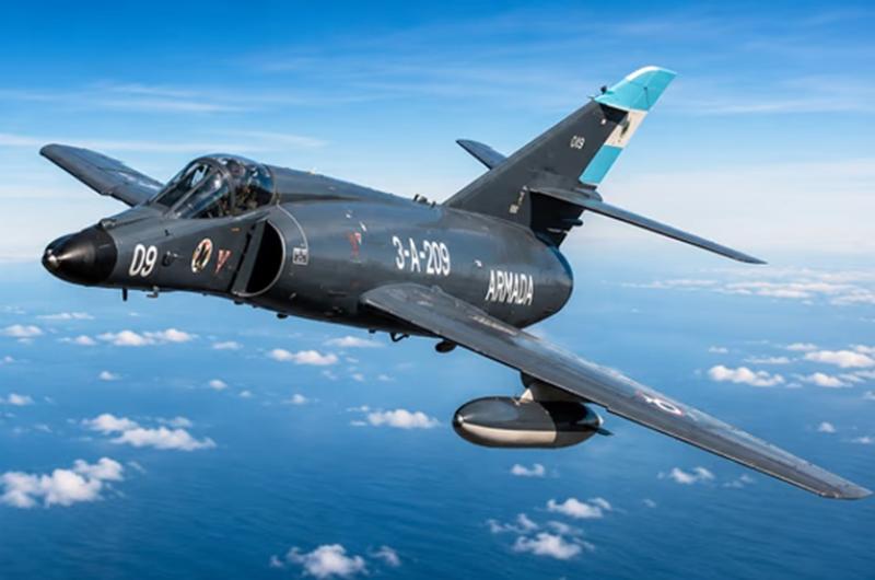 La Armada jubila a los Suacuteper Eacutetendard los cazas argentinos que hundieron dos buques britaacutenicos en Malvinas