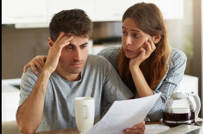 Indican que 14 millones de personas perdieron 17-en-porciento- de su poder adquisitivo