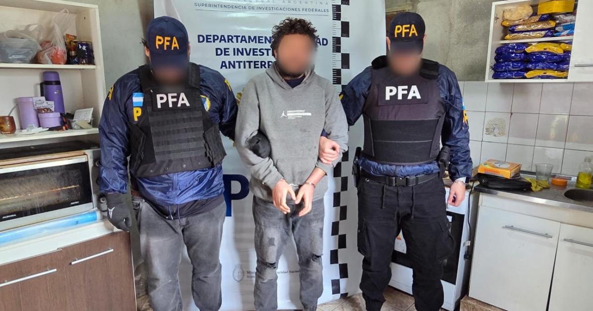 El DFI detuvo en La Costa a un hombre acusado de amenazar a la Embajada de Meacutexico y a ciudadanos de ese paiacutes