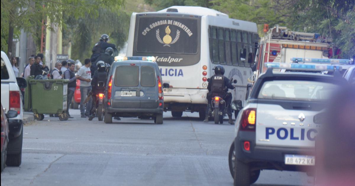 DESPECHO Y WHATSAPP- Segn la joven Caballero envió los videos a sus amigos policías en un grupo de WhatsApp Y ahora ella recibe advertencias desde un nmero no identificado
