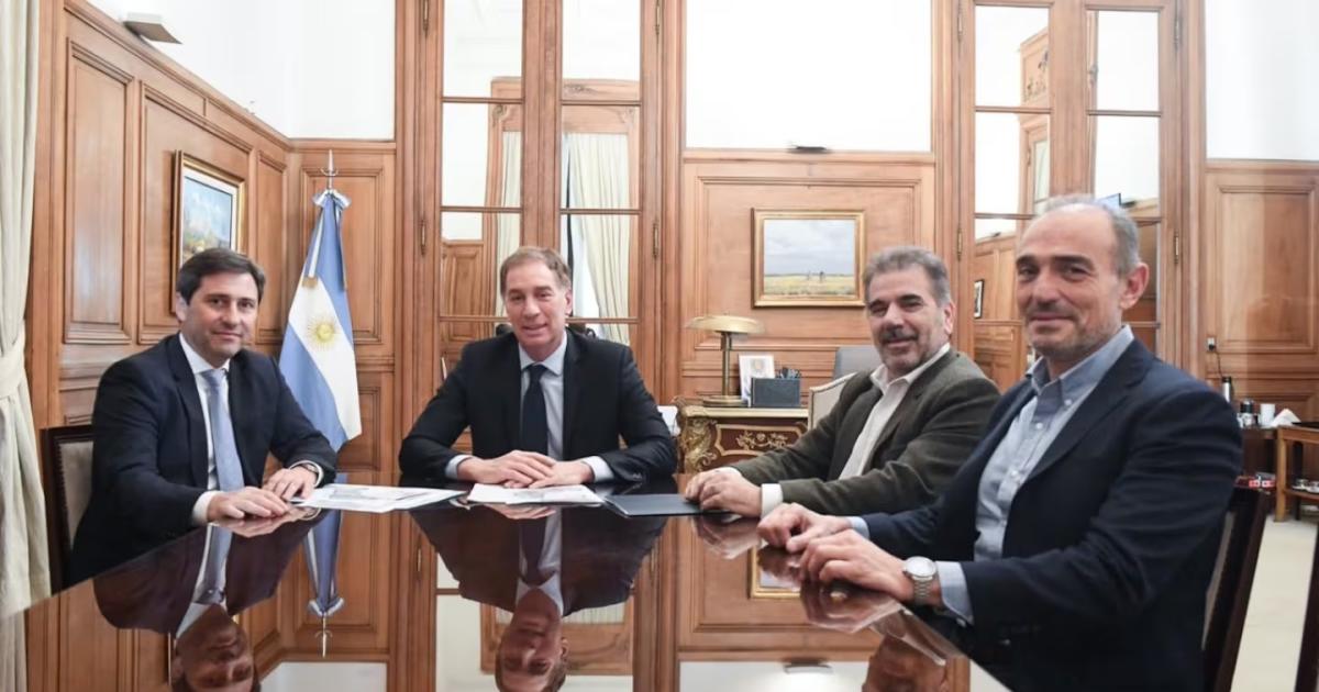 Diego Santilli durante una reunión con Cristian Ritondo y Martín Goerling en Casa Rosada (Foto- PRO)