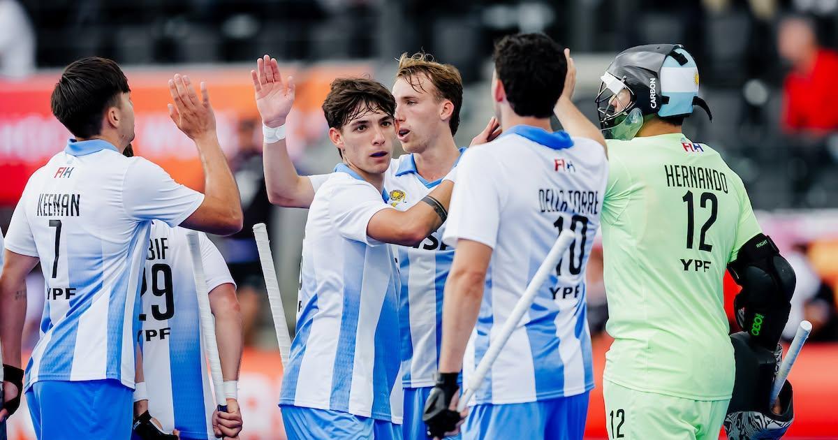 ALEGRÍA Los Leones vencieron ayer a Inglaterra por 3 a 1 y hoy tratarn de sellar la clasificación a las semifinales del torneo